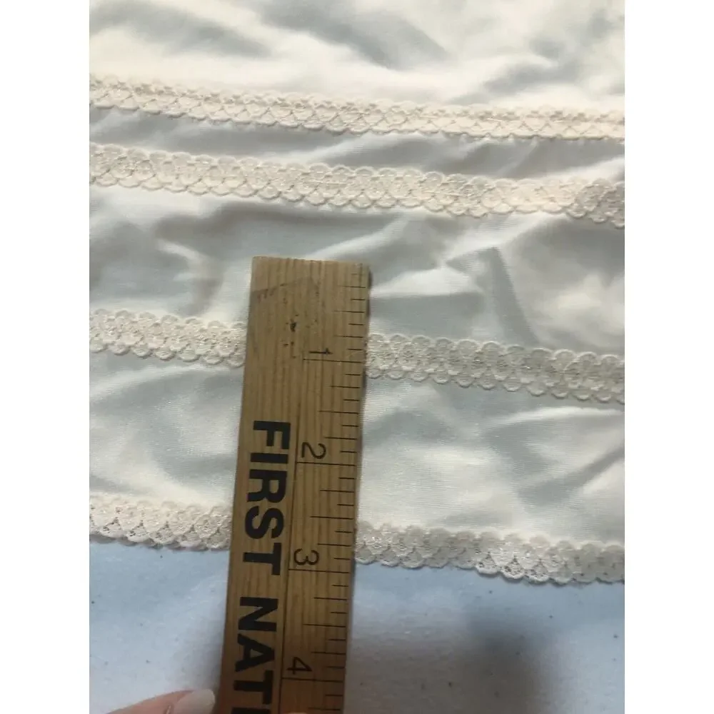 Vintage Long Slip Ivory With Lace Hem Lorraine Size Medium 100% Nylon_3